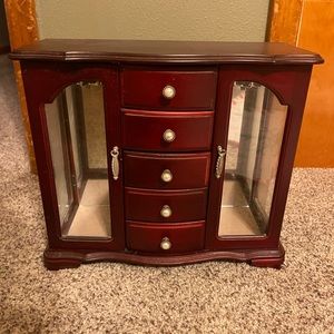 Jewelry box